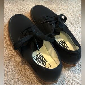5.5 Women’s Vans - Never worn